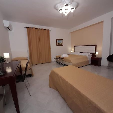 סירקוזה Siracusa Breakfast & Rooms מראה חיצוני תמונה